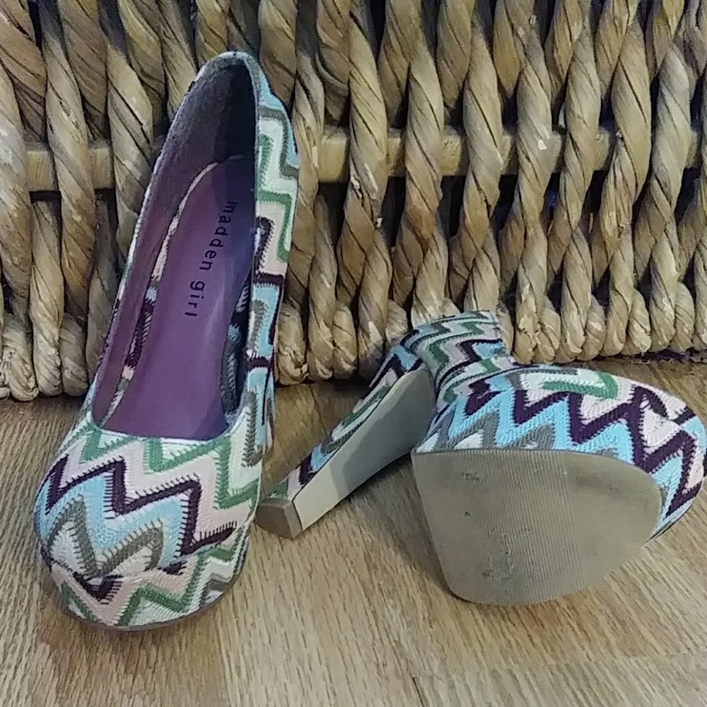 Steve Madden Gently Used Stylish Pumps - Picture 4 of 4